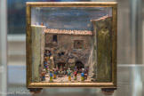 <center>Exposition de crèches en 2017.</center>Henri Valentini Vieille maison aux Caillols, 1946 Crèche en carton 17 x 16,2 x 7,5 cm.